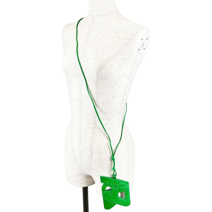 極美品▲BOTTEGAVENETA ボッテガヴェネタ カットアウト BV フォンスリーブ レザー 携帯 スマホアクセサリー グリーン 伊製 レディース