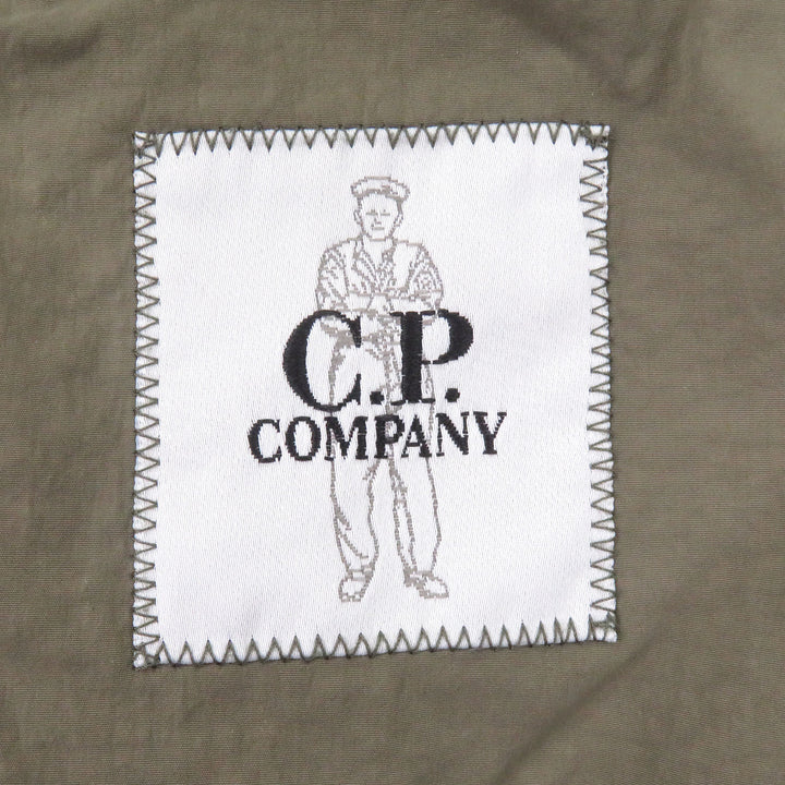 美品□C.P.Company シーピーカンパニー FLATT NYLON フーデッド パファージャケット 中綿入り ブルゾンジャケット カーキ 50 正規品