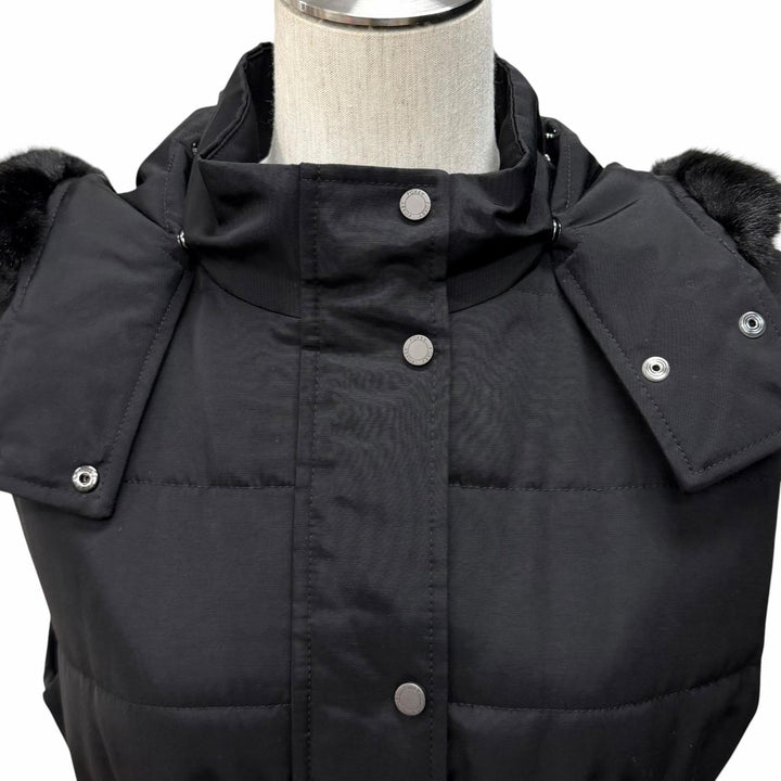極美品★FOXEY NEW YORK フォクシー ニューヨーク 38933-MACFN106T フード・ロゴボタン付 中綿 ロングジレ ベスト ブラック 38 正規品