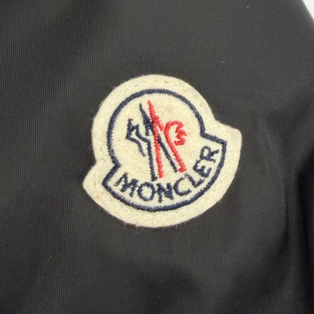 美品△MONCLER モンクレール 2018年製 D20934680005 FATSIAN ファシア ロゴワッペン フード付き ダウンジャケット ブラック 0 正規品