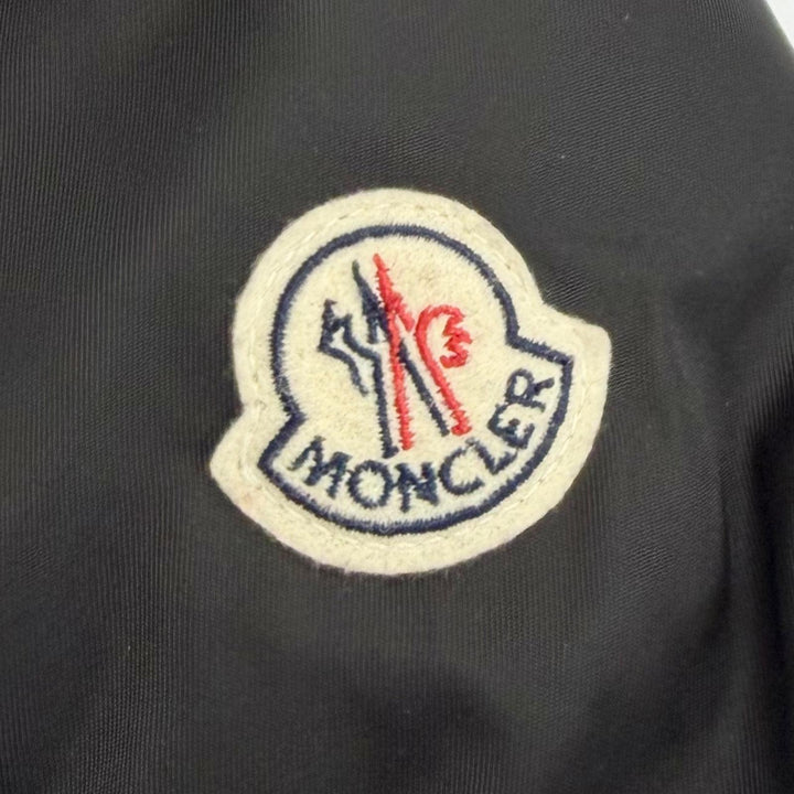 美品△MONCLER モンクレール 2018年製 D20934680005 FATSIAN ファシア ロゴワッペン フード付き ダウンジャケット ブラック 0 正規品