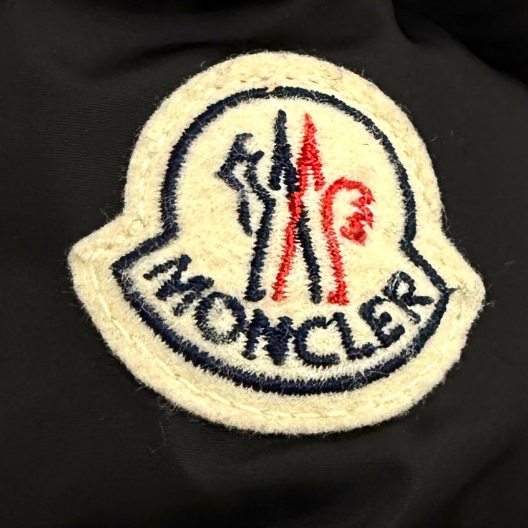 美品★MONCLER モンクレール 2018年製 D20934993105 FLAMMETTE フード収納 ロゴワッペン付 ZIP UP ダウンコート ブラック 00 正規品