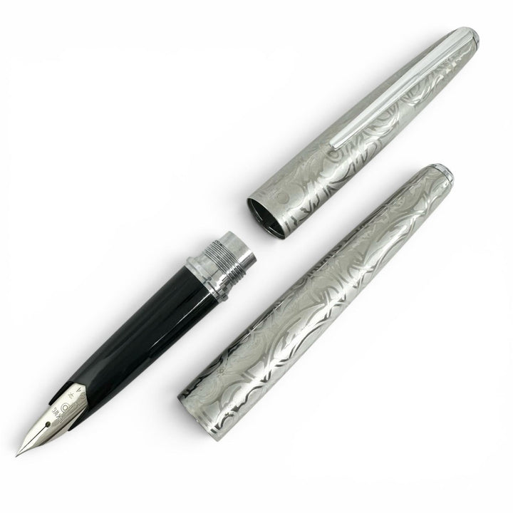 美品▲PLATINUM プラチナ ペン先K18WG 唐草模様 細字 カートリッジ式 ヴィンテージ 万年筆 筆記具 シルバー メンズ