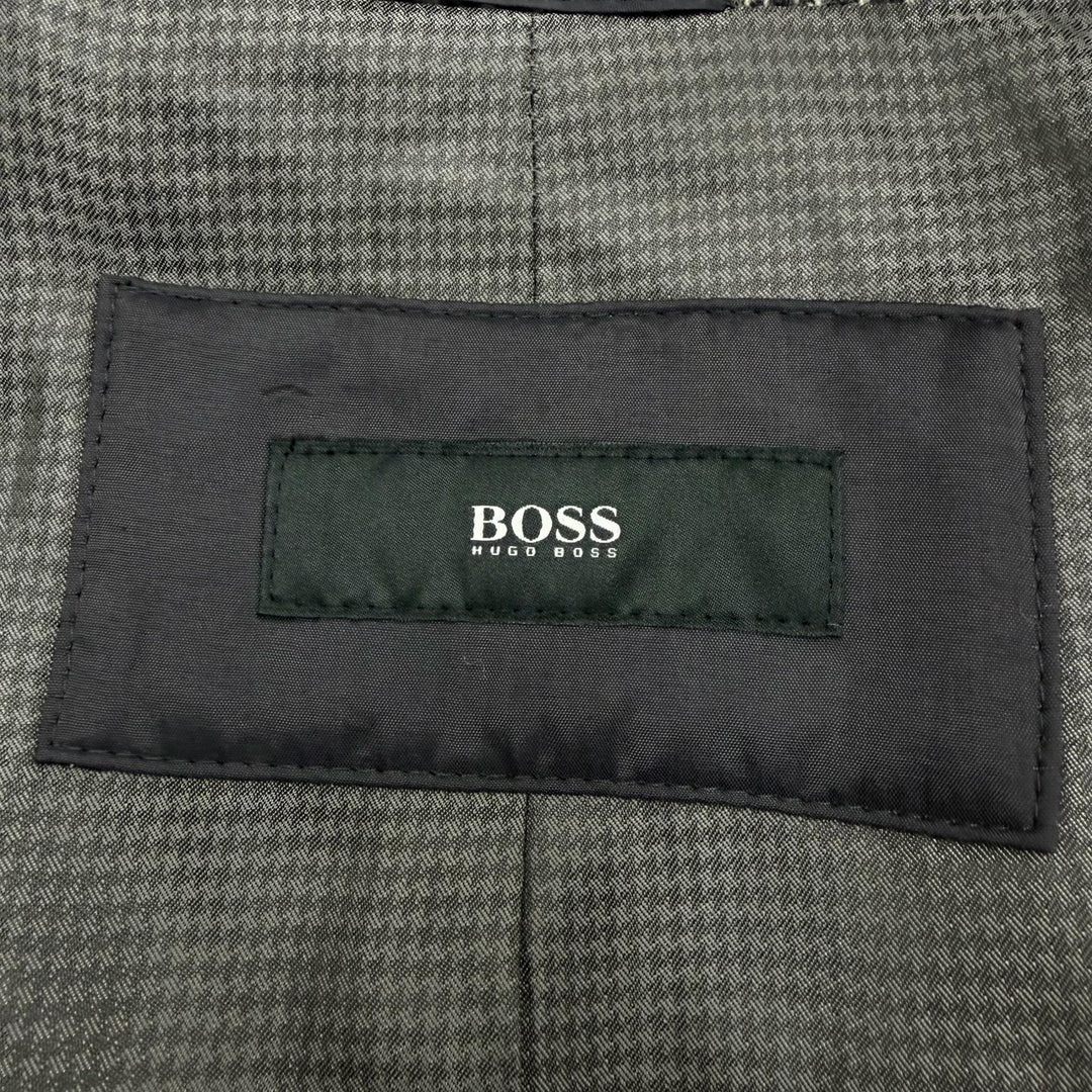 極美品▼HUGO BOSS ヒューゴボス ウール100% ツイード 千鳥格子柄 ロゴプレート付き ステンカラーコート グレー系 46 正規品 メンズ