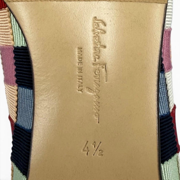 極美品◇Salvatore Ferragamo サルヴァトーレフェラガモ VARINA ヴァラリボン ファブリック スウェードレザー使い フラット パンプス 4.5