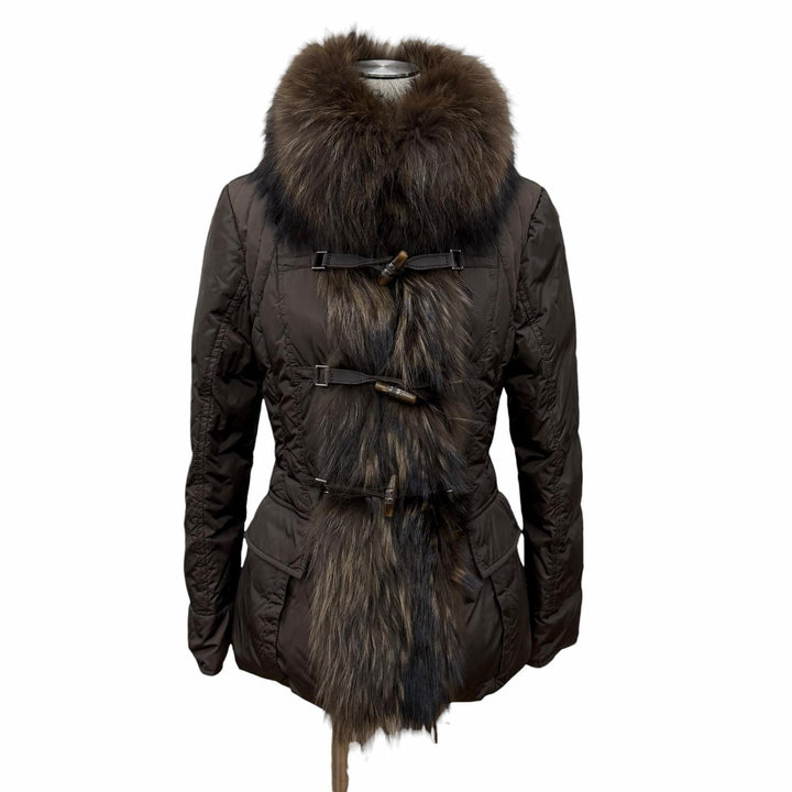 極美品◇MONCLER モンクレール GRILLON 滝沢眞規子着 レザー使い トグルボタン ラクーンファー付 ダウンジャケット 茶 0 レディース