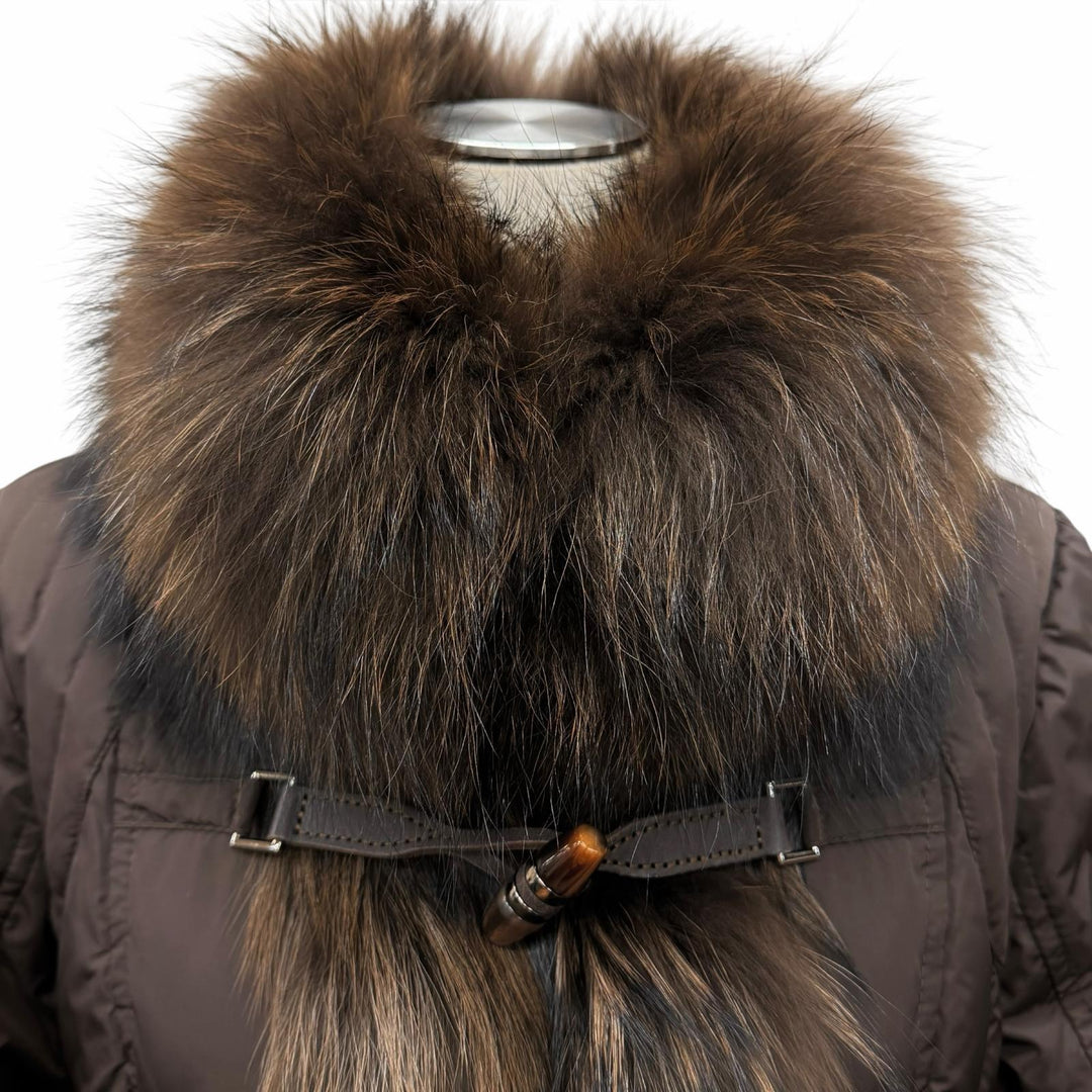 極美品◇MONCLER モンクレール GRILLON 滝沢眞規子着 レザー使い トグルボタン ラクーンファー付 ダウンジャケット 茶 0 レディース