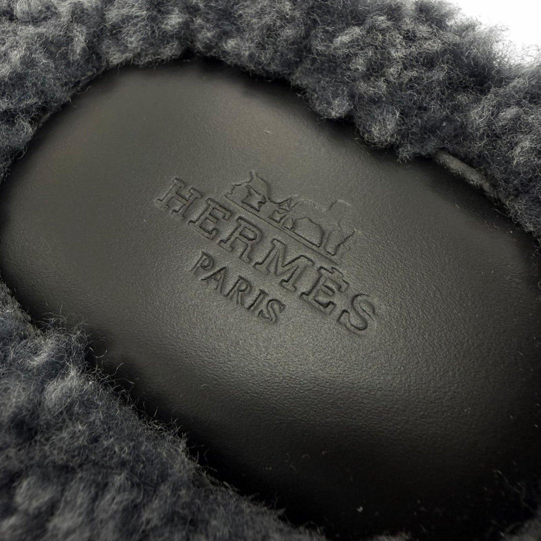 極美品▼HERMES エルメス イズミール ムートン レザー Hロゴ ボア スライドサンダル グレー 44 イタリア製 メンズ 保存袋付き