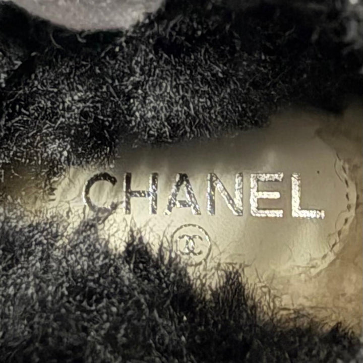 美品★CHANEL シャネル G34113 ココマーク チェーン装飾 ムートン ショートブーツ ブラック シルバー金具 35 イタリア製 レディース 箱付