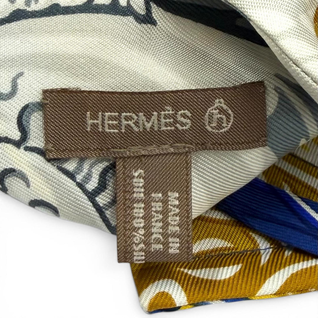 極美品★HERMES エルメス シルク100％ プティアッシュ DANSE PACIFIQUE カルメン オブジェ 巾着ポーチ マルチ フランス製 箱付