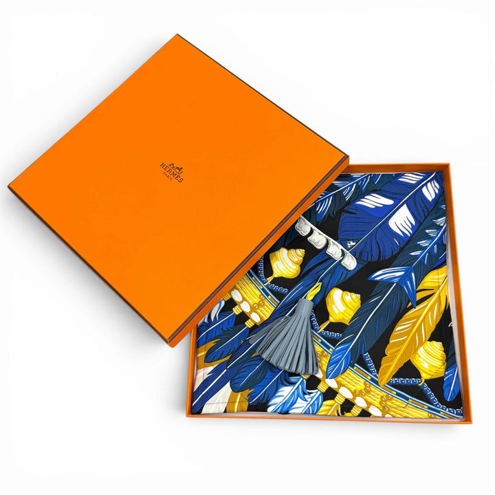 極美品★HERMES エルメス シルク100％ プティアッシュ DANSE PACIFIQUE カルメン オブジェ 巾着ポーチ マルチ フランス製 箱付
