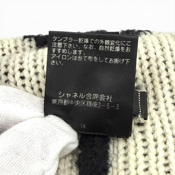 美品★CHANEL シャネル 21K カシミヤ シルク混 ロゴデザイン ニットキャップ 帽子 ブラック アイボリー 英国製 正規品 レディース