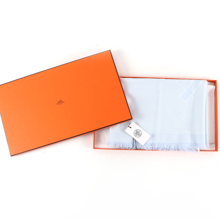 未使用品☆HERMES エルメス ウール100％ ベビーブランケット フリンジ付 ストール ライトブルー 箱付き イタリア製 正規品 レディース