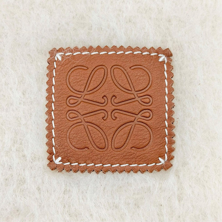 極美品△LOEWE ロエベ モヘア ウール アナグラムレザーパッチ フリンジ ロング マフラー アイボリー スペイン製 正規品 レディース 箱付