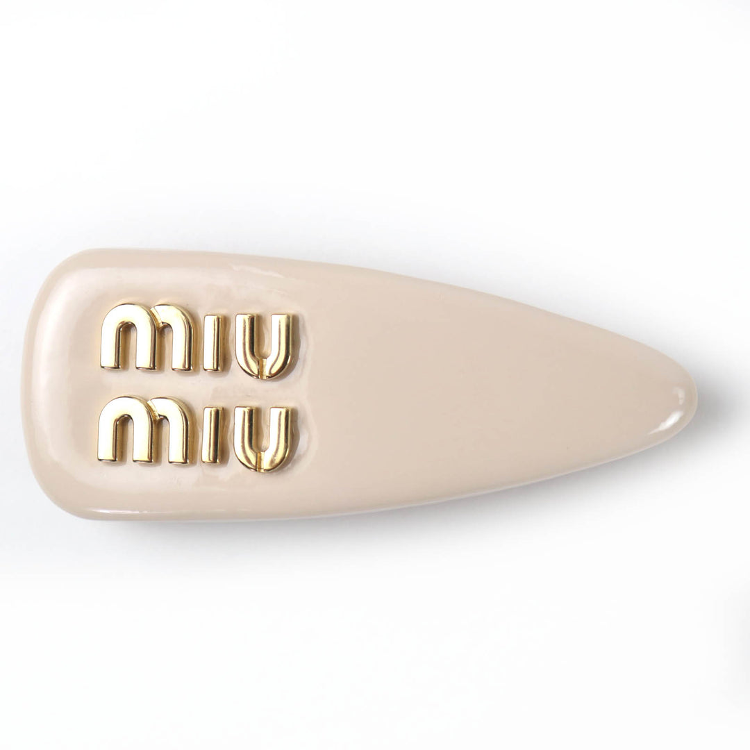 極美品☆MIUMIU ミュウミュウ 5IF092 パテントレザー ヘアクリップ ロゴ バレッタ ベージュ 箱付き レディース