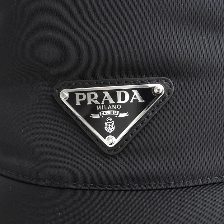 未使用品▲PRADA プラダ 1HC137 三角ロゴプレート ファー付 Re-Nylon バケットハット ブラック S イタリア製 正規品 レディース 保存袋付