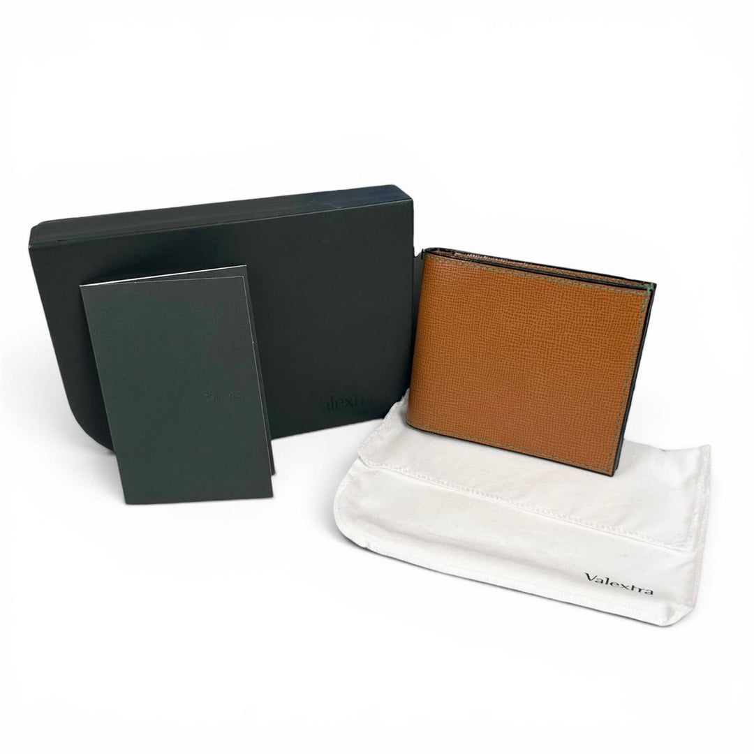 極美品▲Valextra ヴァレクストラ 牛革 グリーンステッチ 小銭入れ付き コンパクトウォレット 二つ折り財布 ブラウン 箱付き メンズ