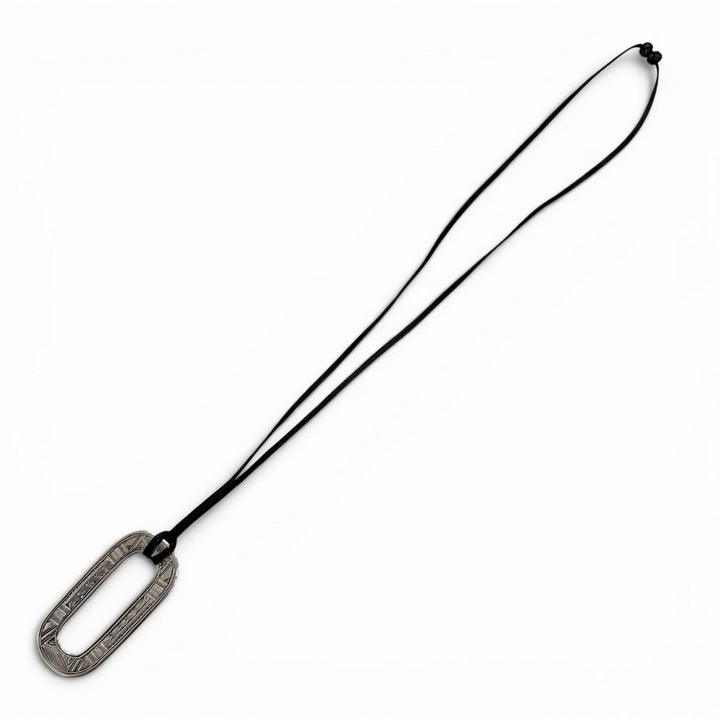 美品△HERMES エルメス トゥアレグ ペンダント AG925 レザー オーバル ネックレス アクセサリー TOP重量29.1g シルバー メンズ