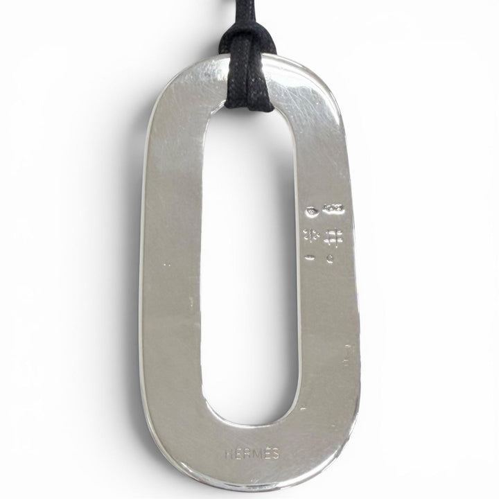美品△HERMES エルメス トゥアレグ ペンダント AG925 レザー オーバル ネックレス アクセサリー TOP重量29.1g シルバー メンズ