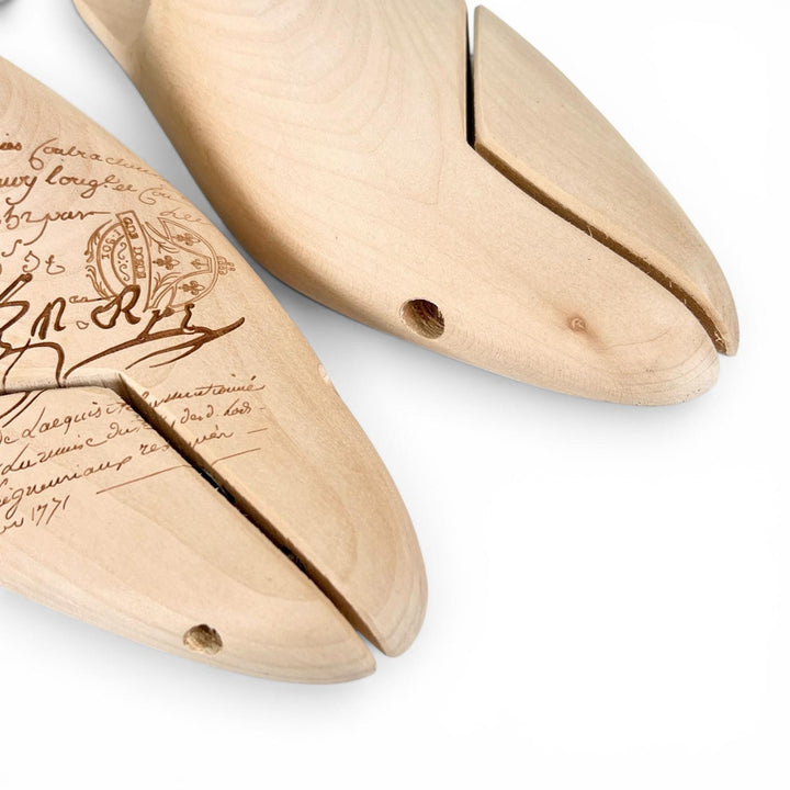 極美品▲Berluti ベルルッティ 木製 カリグラフィー ロゴ刻印 シューキーパー シューツリー ナチュラル 7 メンズ