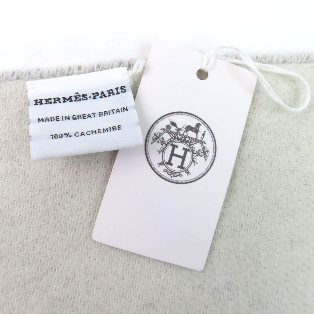 極美品△HERMES エルメス 24AW H259130S カシミヤ100% ロゴ刺繍 ダブルフェイス フリンジ マフラー ストール ショール グレー イギリス製