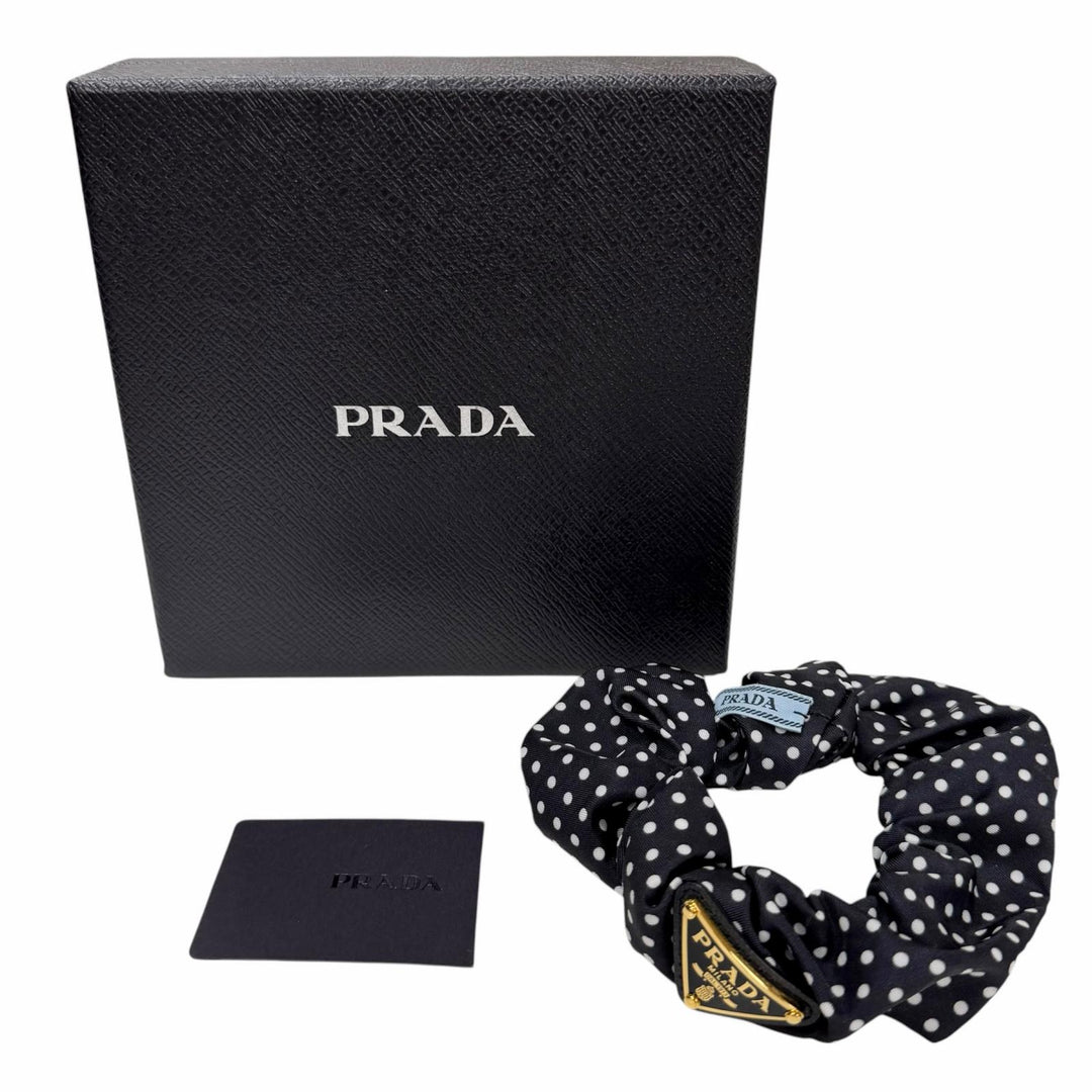 極美品★PRADA プラダ 1IF015 Re-Nylon シュシュ トライアングルロゴ ドット柄 ヘアアクセサリー ダークネイビー ホワイト 箱付
