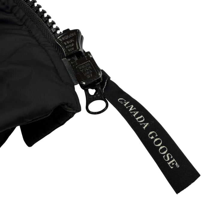 良品▼CANADA GOOSE カナダグース 2301JM RUSSELL ロゴワッペン ファー付 フーデッド ZIPUP ダウンジャケット ブラック カナダ製 正規品