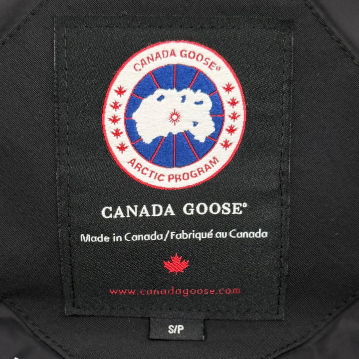 良品▼CANADA GOOSE カナダグース 2301JM RUSSELL ロゴワッペン ファー付 フーデッド ZIPUP ダウンジャケット ブラック カナダ製 正規品