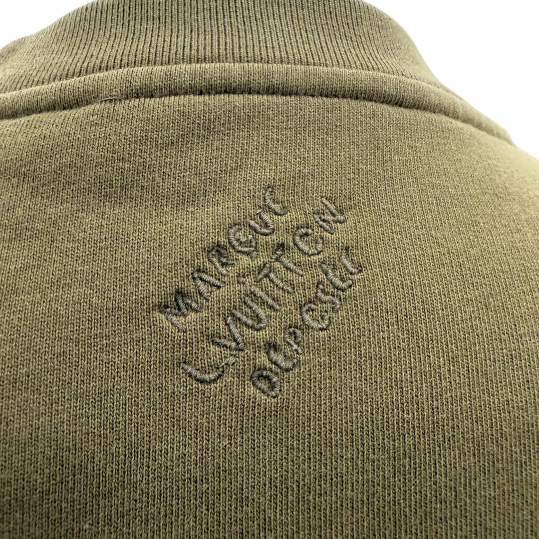 美品▼LOUIS VUITTON ルイヴィトン 24SS ロゴスタッズ 刺繍 コットン シグネチャー プルオーバー スウェット カーキ S 正規品 メンズ