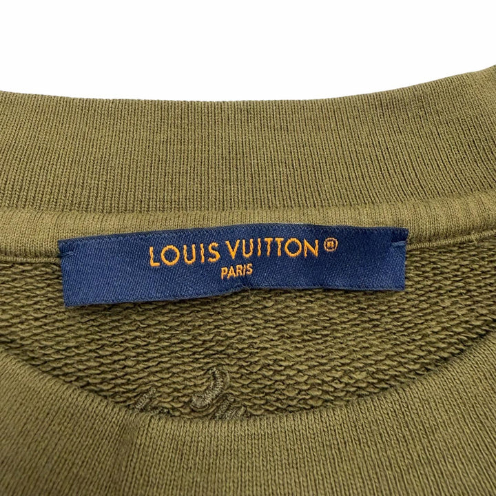 美品▼LOUIS VUITTON ルイヴィトン 24SS ロゴスタッズ 刺繍 コットン シグネチャー プルオーバー スウェット カーキ S 正規品 メンズ