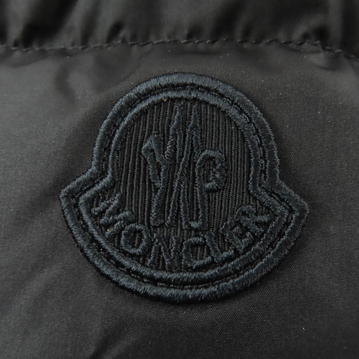 美品☆MONCLER モンクレール 22-23AW AUBIGNY ロゴワッペン・フード付 ダウンコート 黒 0 ハンガー・ガーメント付 正規品　レディース