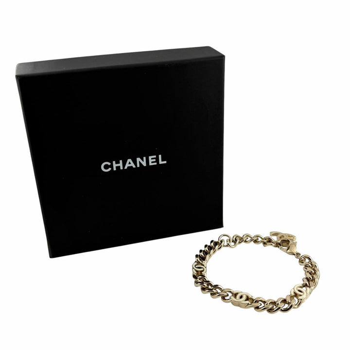 美品◇CHANEL シャネル B22S AB8299 ココマーク チェーン ブレスレット アクセサリー ゴールド ホワイト 箱付き イタリア製 レディース