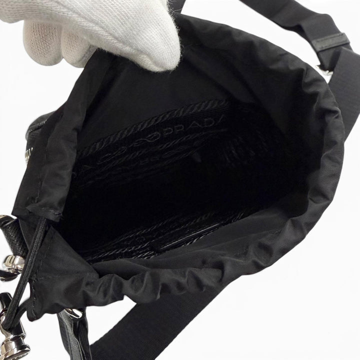 極美品▼PRADA プラダ 2ZH155 ナイロン レザー Re-Nylon トライアングルロゴ 三角プレート フォンケース ショルダーバッグ シルバー金具