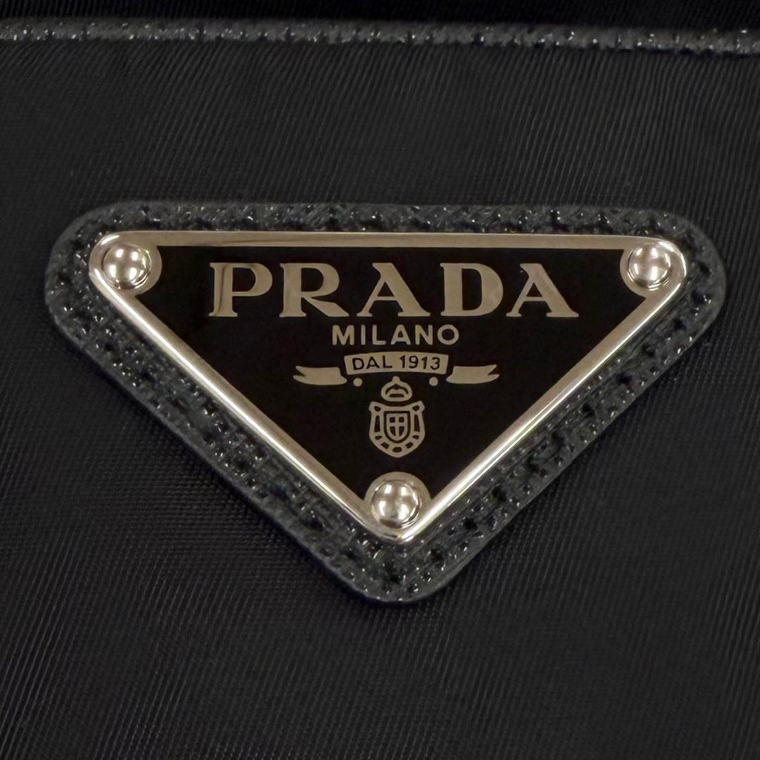 極美品▼PRADA プラダ 2ZH155 ナイロン レザー Re-Nylon トライアングルロゴ 三角プレート フォンケース ショルダーバッグ シルバー金具