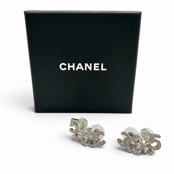 極美品◇CHANEL シャネル 2023年製 B23P ココマーク No.5 クローバー ラインストーン ピアス シルバー イタリア製 レディース 箱付き