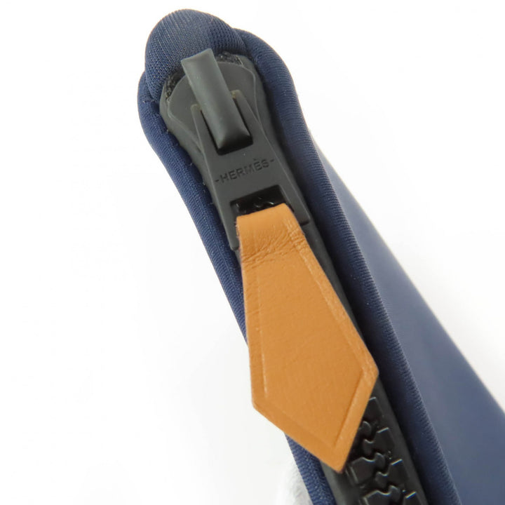 極美品☆HERMES エルメス トゥルース フラットPM ネオバン ブラック金具 ロゴ入り ZIP ポーチ ネイビー フランス製 レディース