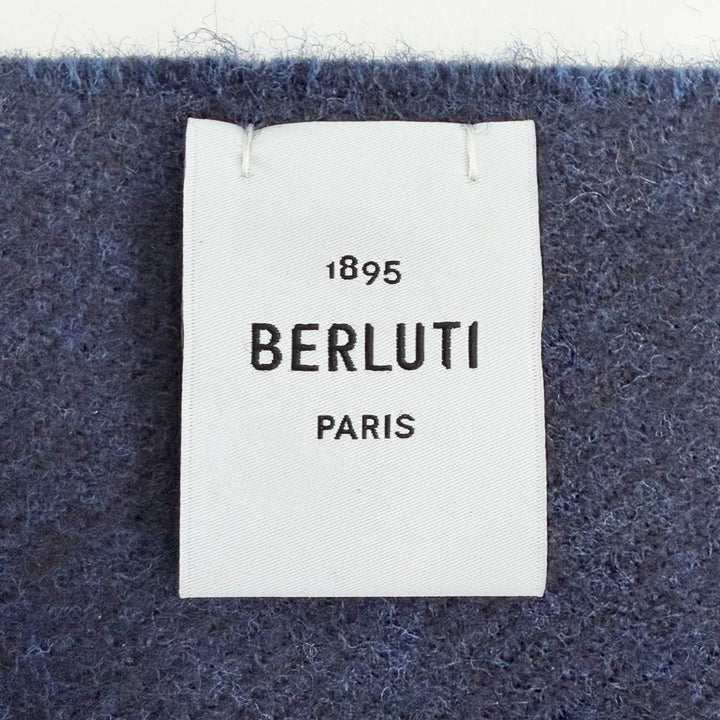 美品△BERLUTI ベルルッティ ウール100% カリグラフィ ロング マフラー ストール ショール ブルー ネイビー 伊製 正規品 メンズ オススメ
