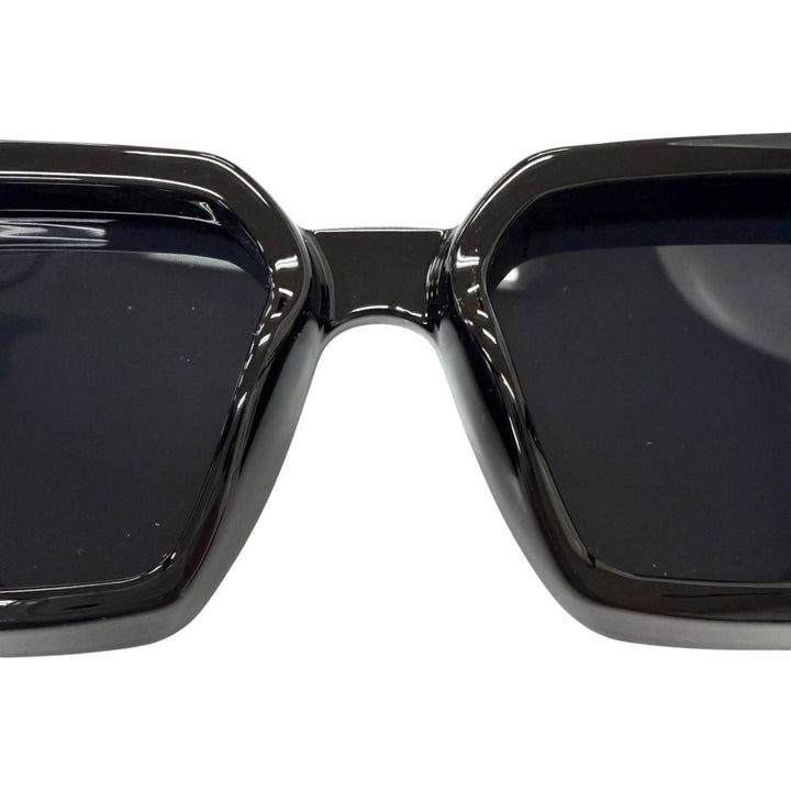 極美品□LOUIS VUITTON ルイヴィトン 2025年製 Z1165E サングラス 1.1ミリオネア 現行品 ブラック 58□17-145 イタリア製 定価123200円