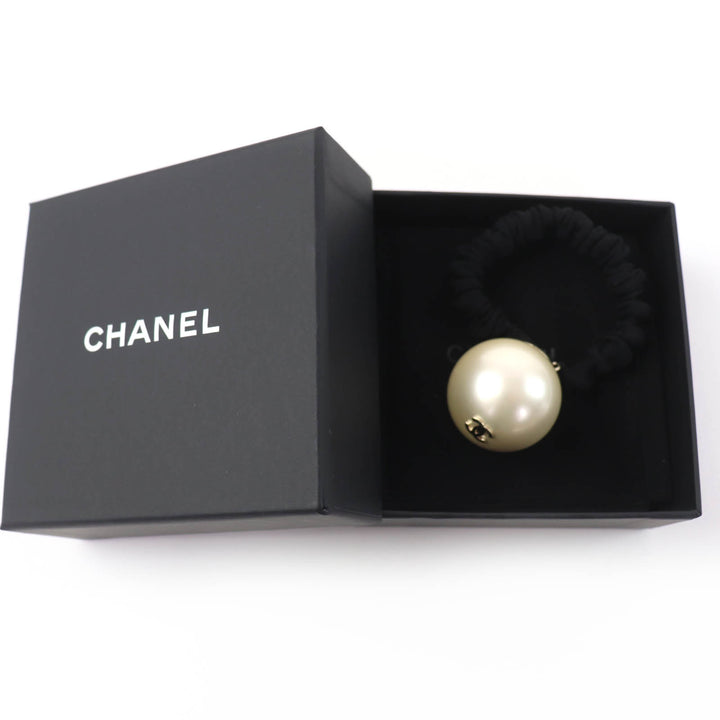 極美品☆CHANEL シャネル F20V ココマーク フェイクパール ヘアゴム ヘアアクセサリー パールホワイト ブラック フランス製 箱・保存袋付