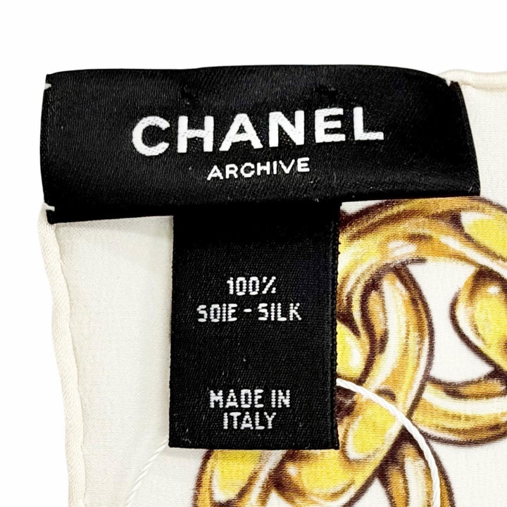 未使用品△CHANEL シャネル 2025-26年 クルーズ コレクション ショー シルク サテン スカーフ ライトベージュ マルチカラー 定価122100円