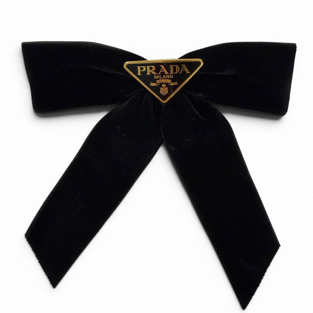 美品☆PRADA プラダ 1IF154 ベルベット ヘアクリップ トライアングルロゴ バレッタ ブラック ゴールド金具 レディース