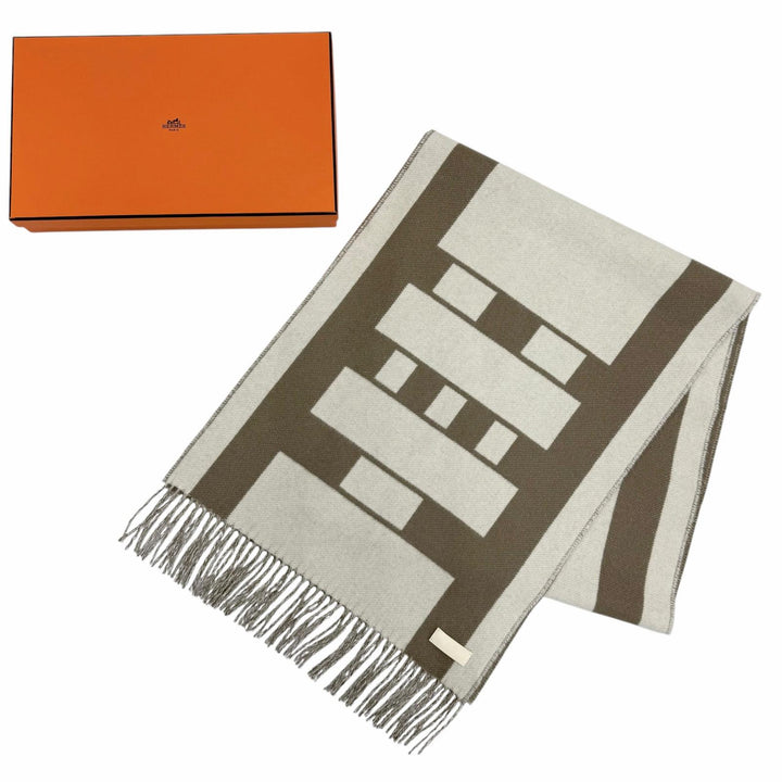 未使用品△HERMES エルメス コンクール カシミヤ100％ イヴォワール ピュス ロゴレザータグ フリンジ マフラー 現行品 定価162800円 箱付