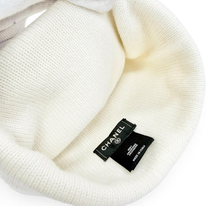 美品△CHANEL シャネル カシミヤ100% ココマーク ハートラインストーン ニット帽 ニットキャップ ホワイト イタリア製 正規品 箱付き