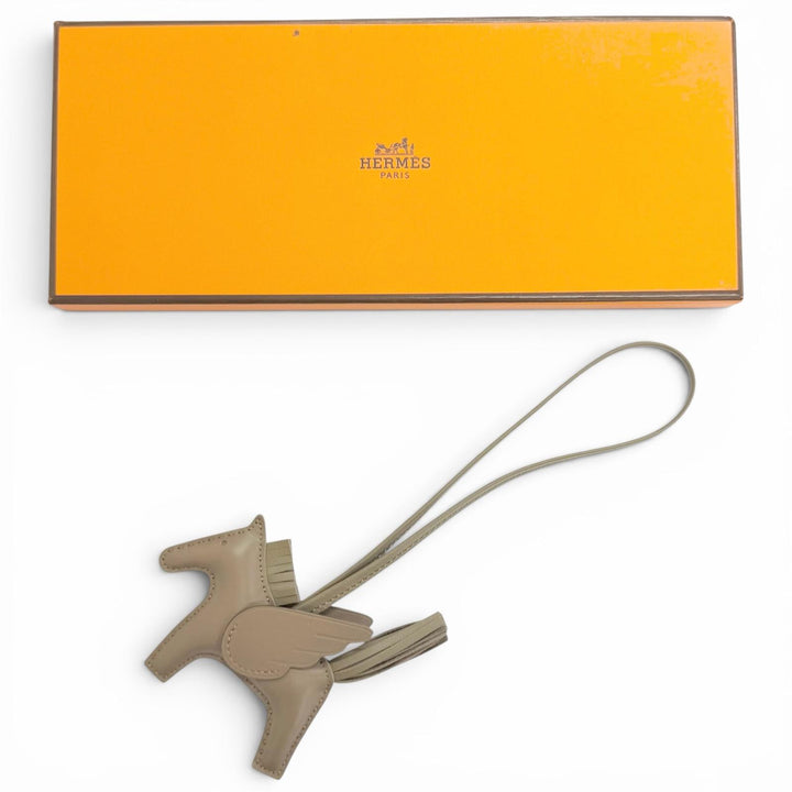 未使用品△HERMES エルメス ロデオチャーム ペガサスPM アニョーミロ スイフト エトゥープ バッグチャーム B刻印 仏製 レディース 箱付き