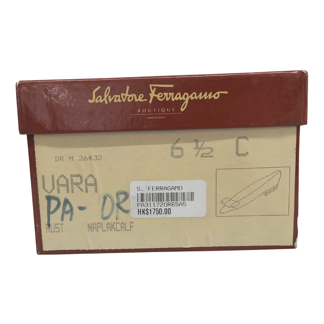 未使用品▲Salvatore Ferragamo サルヴァトーレフェラガモ VARA ヴァラリボン レザー パンプス テラコッタ ゴールド金具 6.5 伊製 箱付き