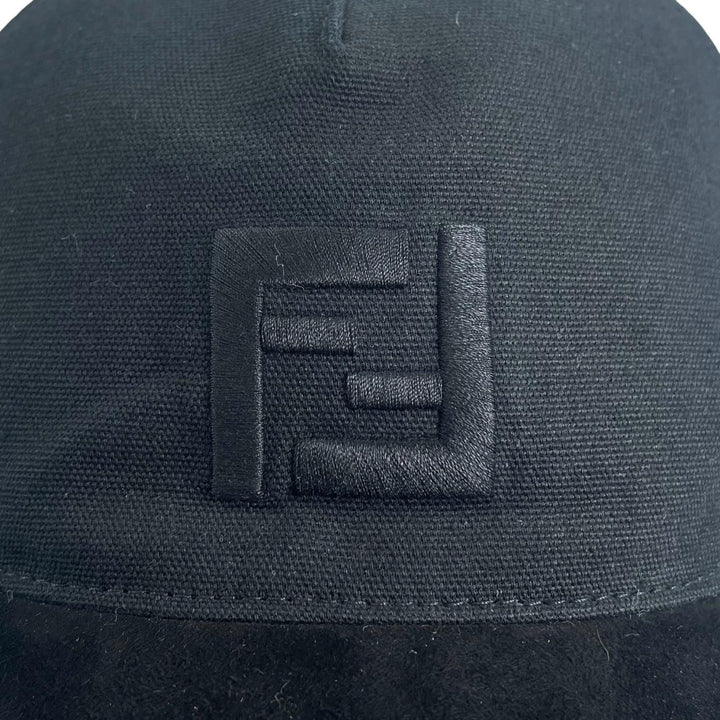 美品▲FENDI フェンディ 40022U アイキャップ FFロゴ シールド付き キャップ ブラック イタリア製 正規品 メンズ 定価79200円 保存袋付き