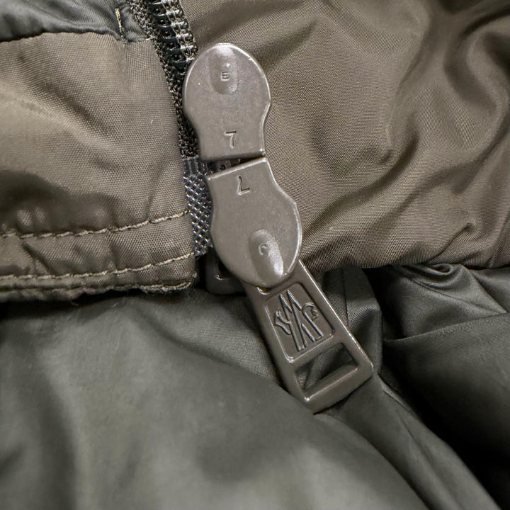 美品▼MONCLER モンクレール 2022年製 MELAMPYRE ロゴワッペン付き フーデッド WZIPUP ダウンジャケット カーキ 0 正規品 メンズ