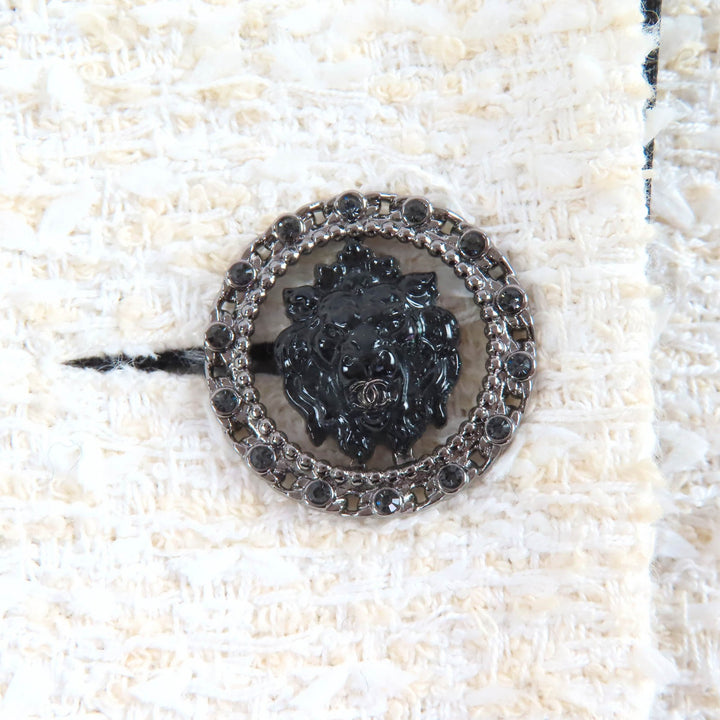 極美品△CHANEL シャネル P72420V63388 22P ライオンココボタン サテンカラー ツイード ジャケット アイボリー ブラック 34 仏製 正規品
