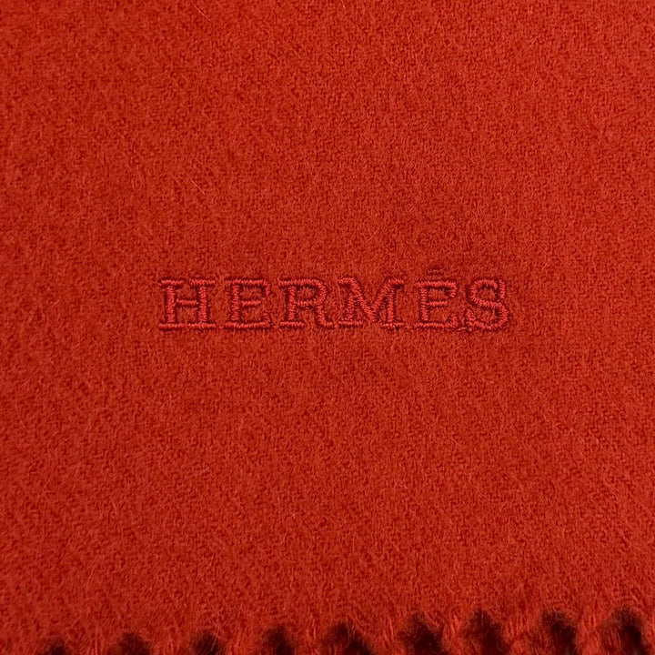 美品★HERMES エルメス カシミヤ100％ ロゴ刺繍 フリンジ付 大判 ストール ショール マフラー レッド系 スコットランド製 レディース