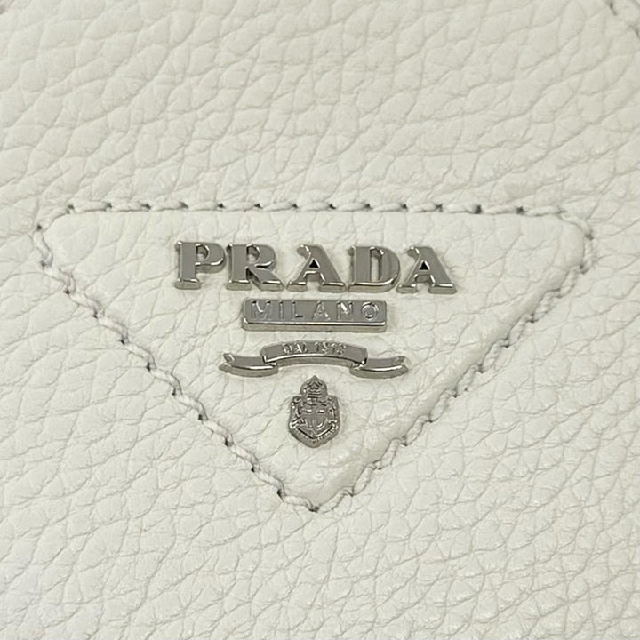 極美品▲PRADA プラダ 1MM006 PORTAMONETE ヴィッテロダイノトライアングルロゴ ラウンド コインケース ホワイト 伊製 レディース 箱付き